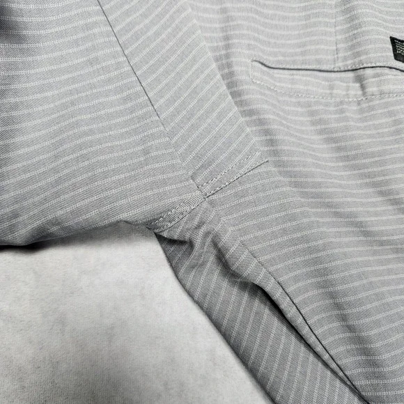 TravisMathew Mens 34 Gray Striped Golf Shorts Performance Stretch 11 Inseam - Picture 9 of 10